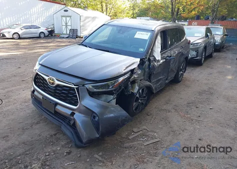 2021 Toyota Highlander Xle z USA, uszkodzony, nr VIN 5TDGZRBH5MS559168